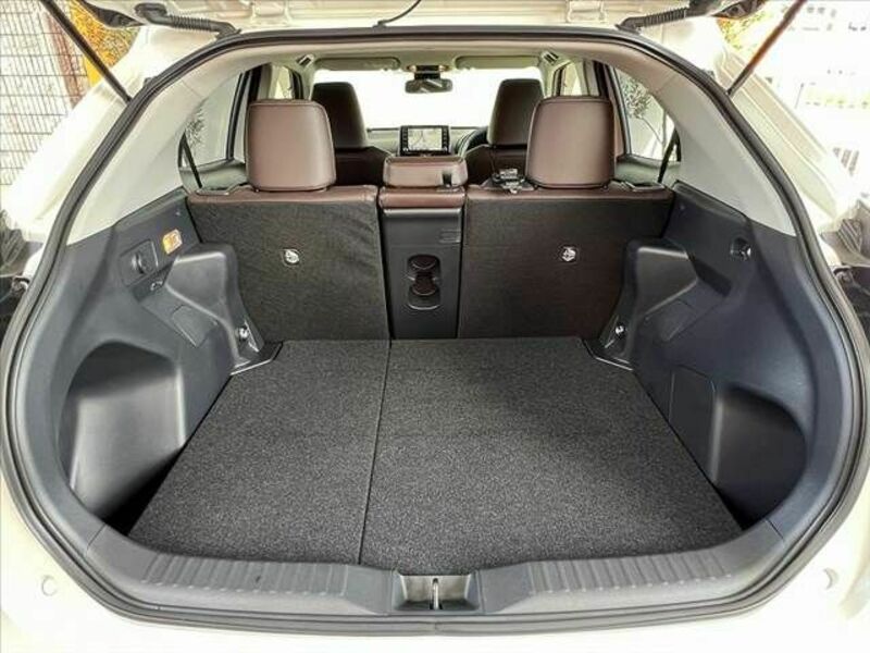 YARIS CROSS