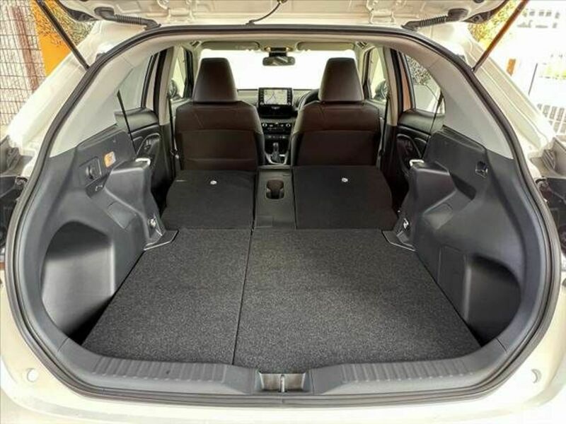YARIS CROSS