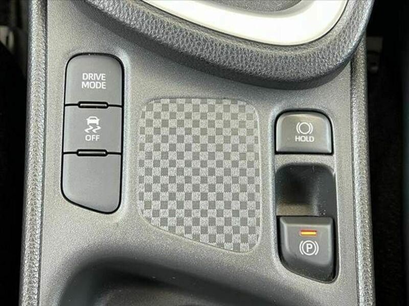 YARIS CROSS