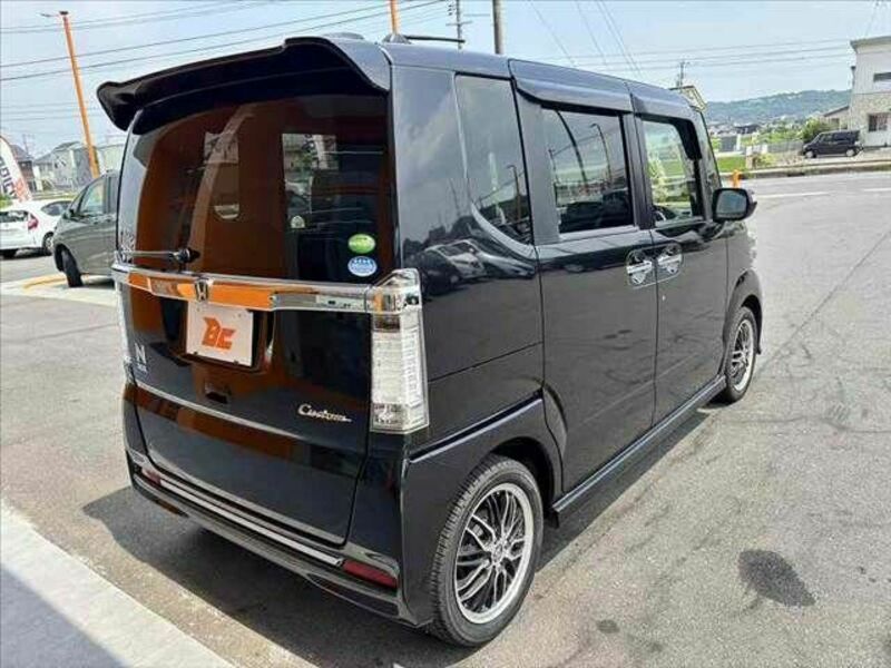 N BOX CUSTOM