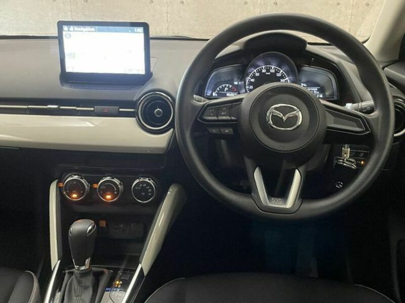 MAZDA2