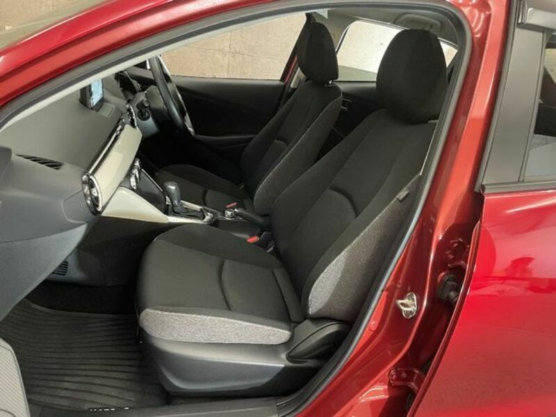 MAZDA2