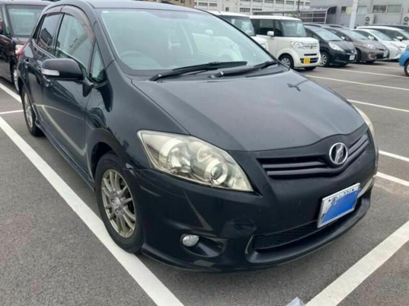 TOYOTA AURIS