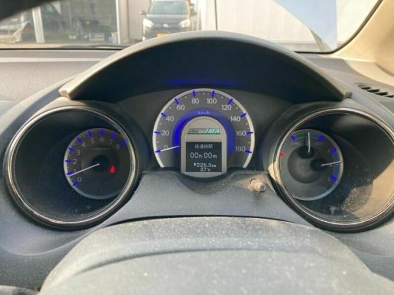 FIT HYBRID