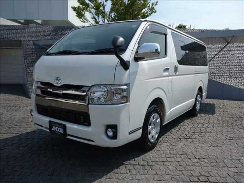 TOYOTA HIACE