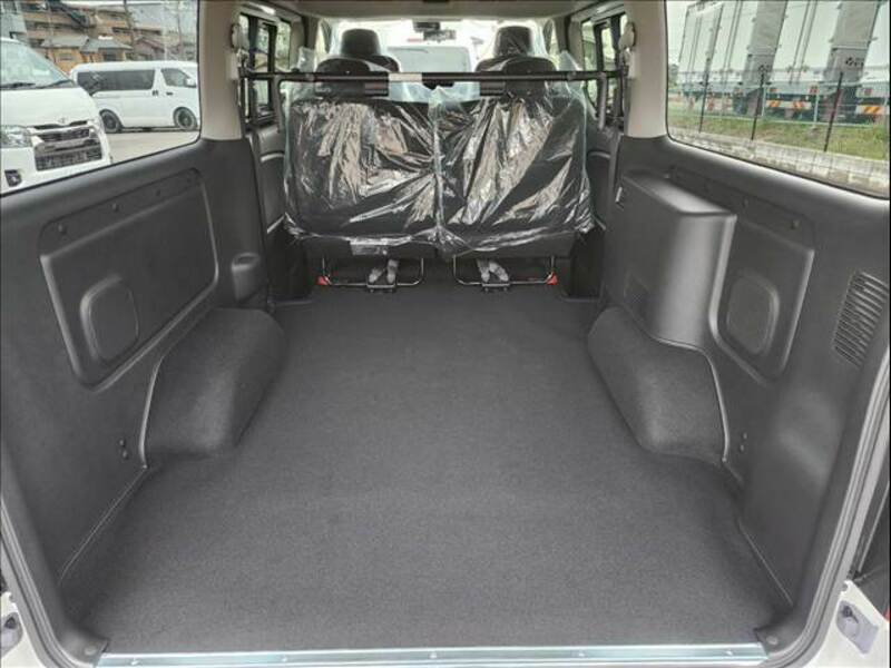 CARAVAN VAN