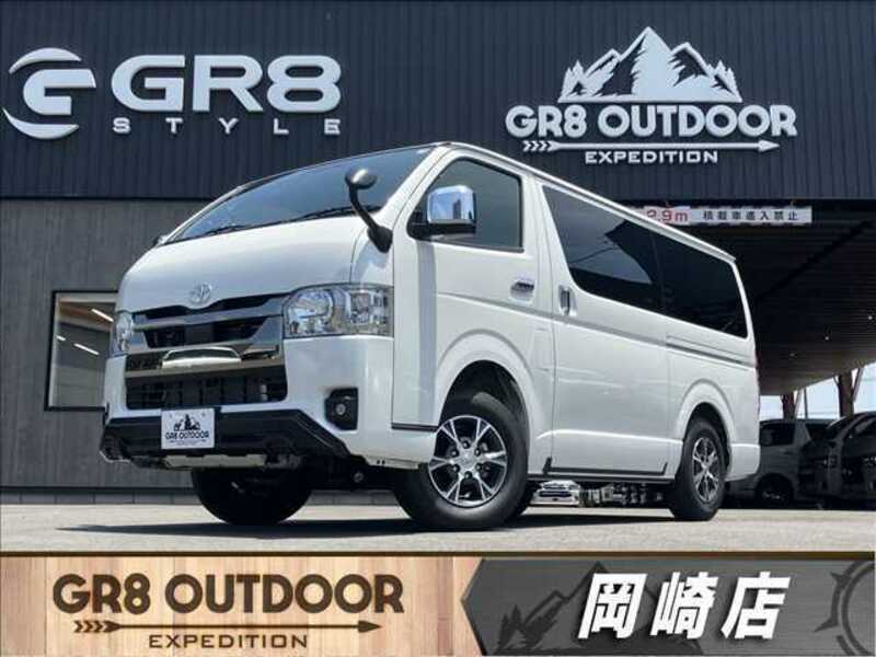 TOYOTA HIACE VAN