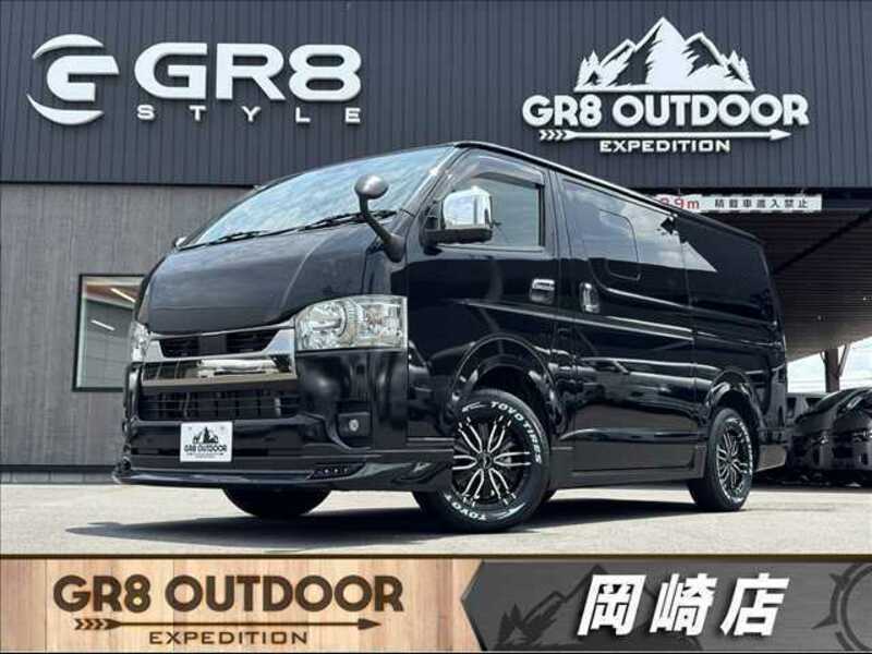 TOYOTA HIACE VAN