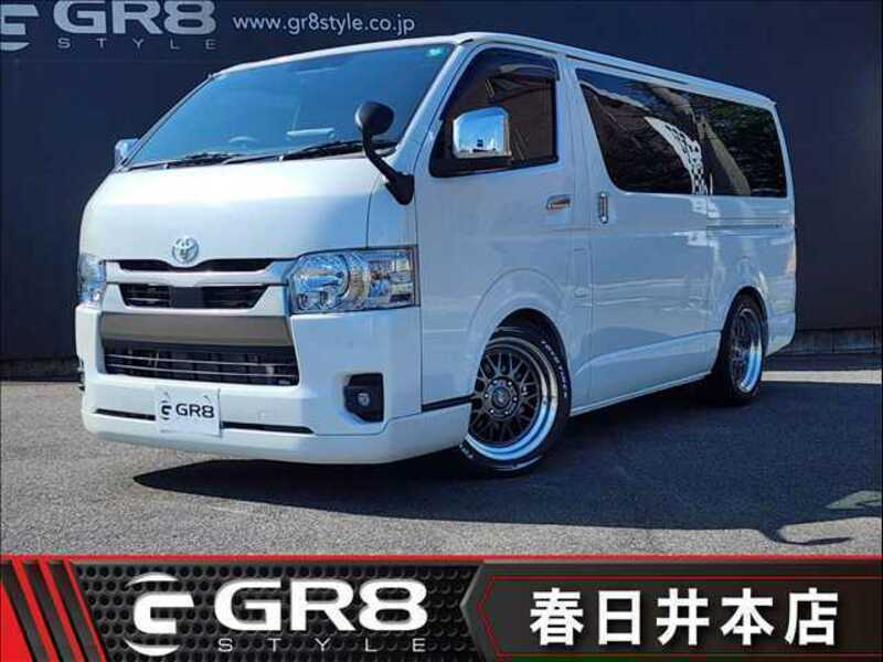 TOYOTA HIACE VAN