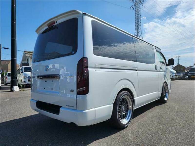 HIACE VAN