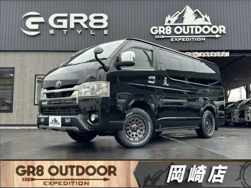TOYOTA HIACE VAN