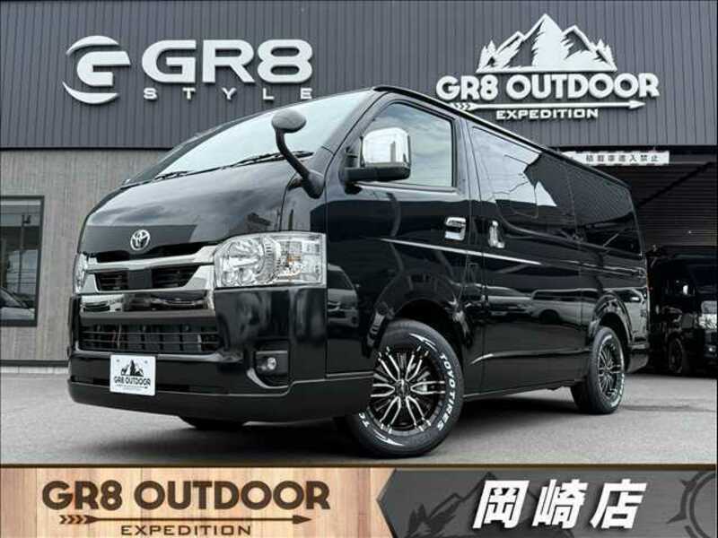 TOYOTA HIACE VAN