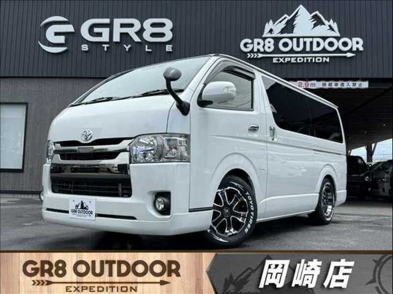 TOYOTA HIACE VAN