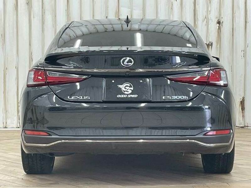 ES