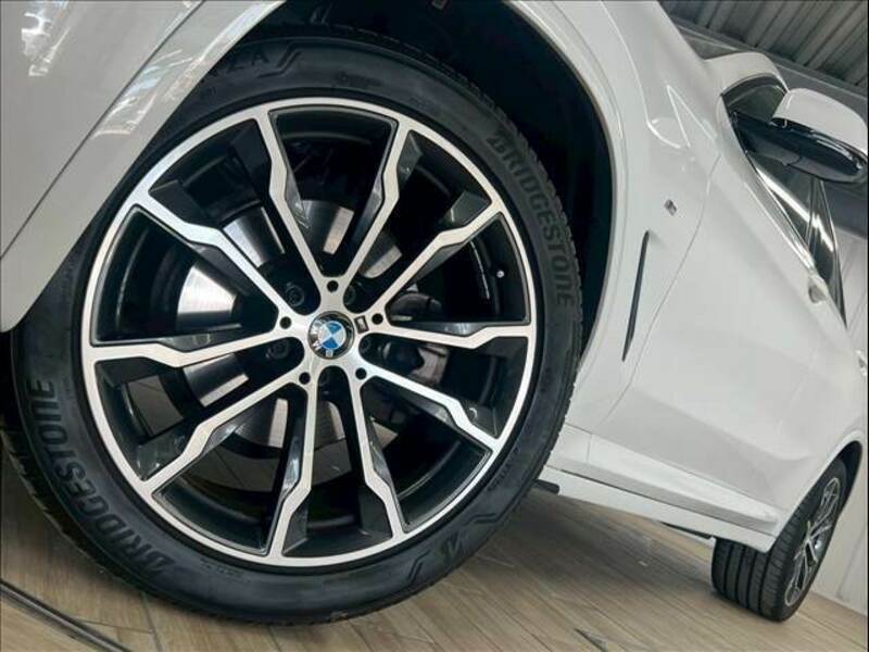 X4