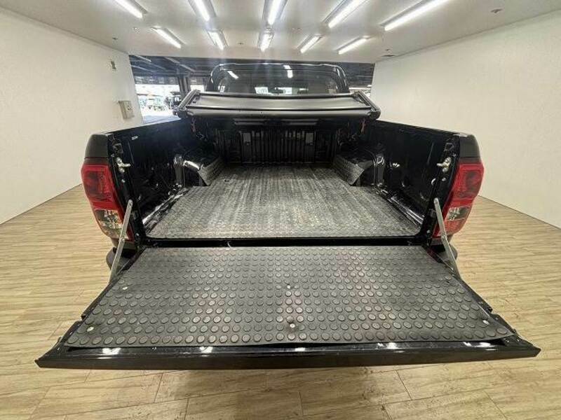 HILUX