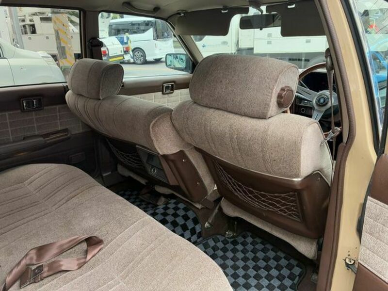 GLORIA WAGON