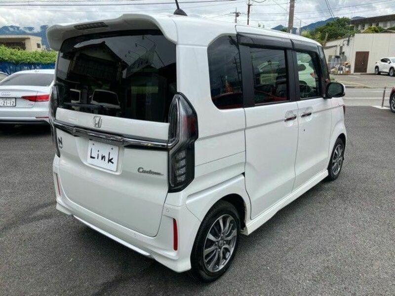 N BOX CUSTOM