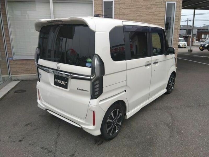 N BOX CUSTOM
