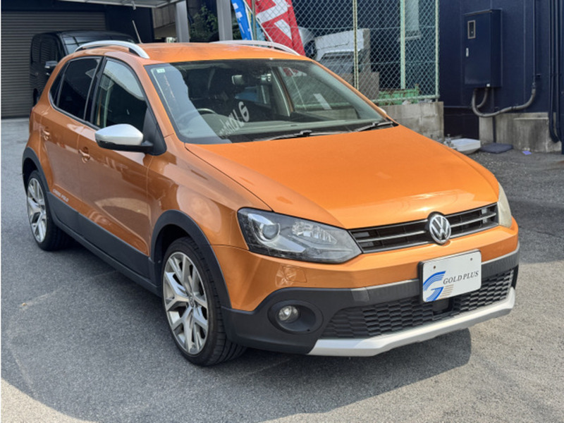 VOLKSWAGEN CROSS POLO