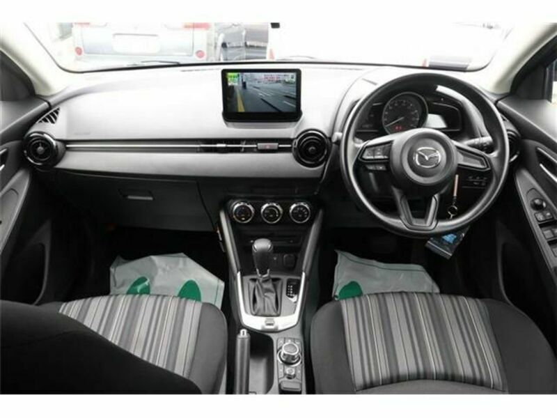 MAZDA2