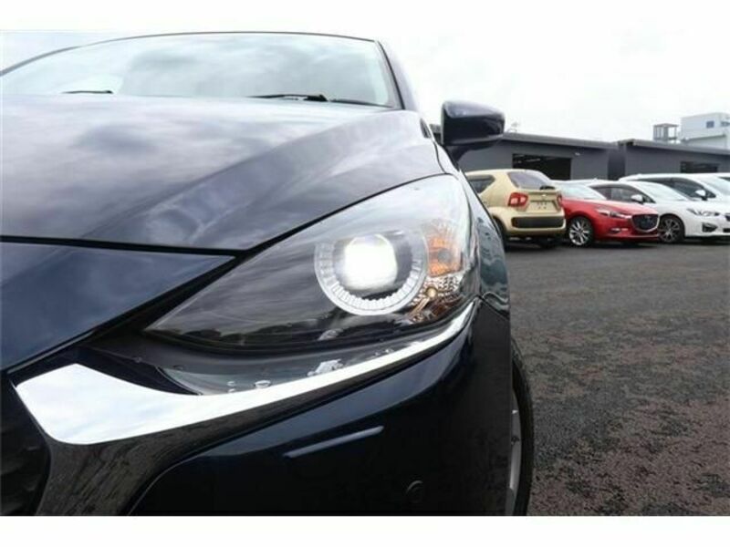 MAZDA2