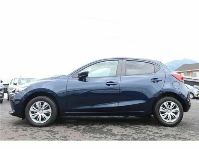 MAZDA2