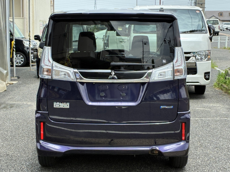 DELICA D2