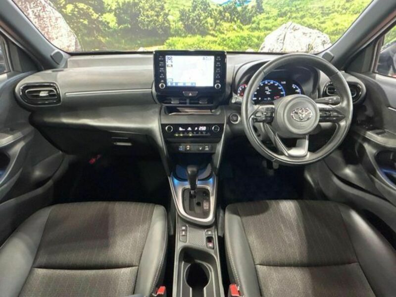YARIS CROSS
