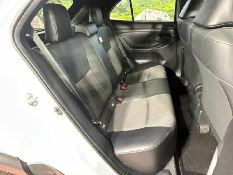 YARIS CROSS