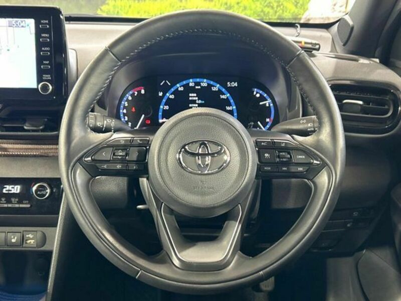 YARIS CROSS