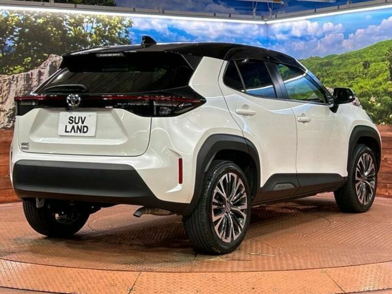 YARIS CROSS