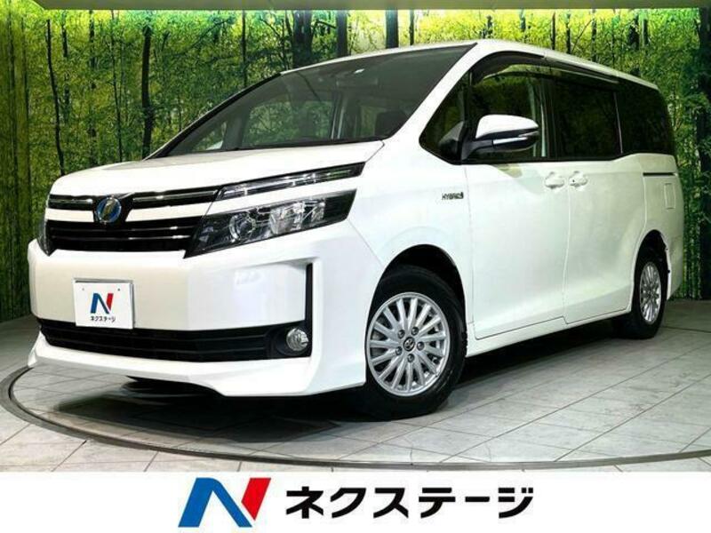 TOYOTA VOXY
