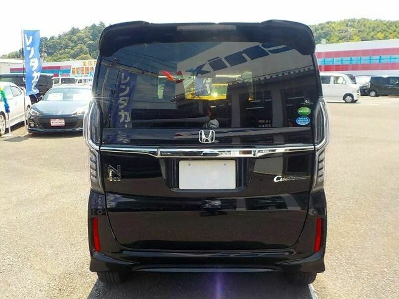 N BOX CUSTOM