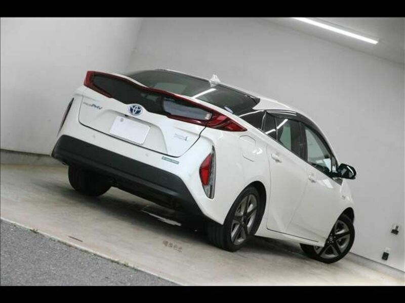 PRIUS PHV
