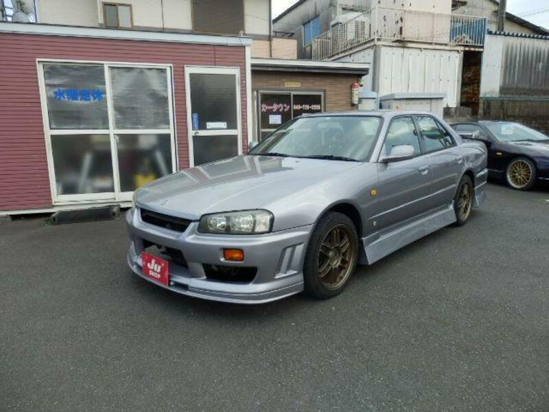 NISSAN SKYLINE