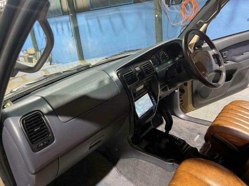 HILUX SURF
