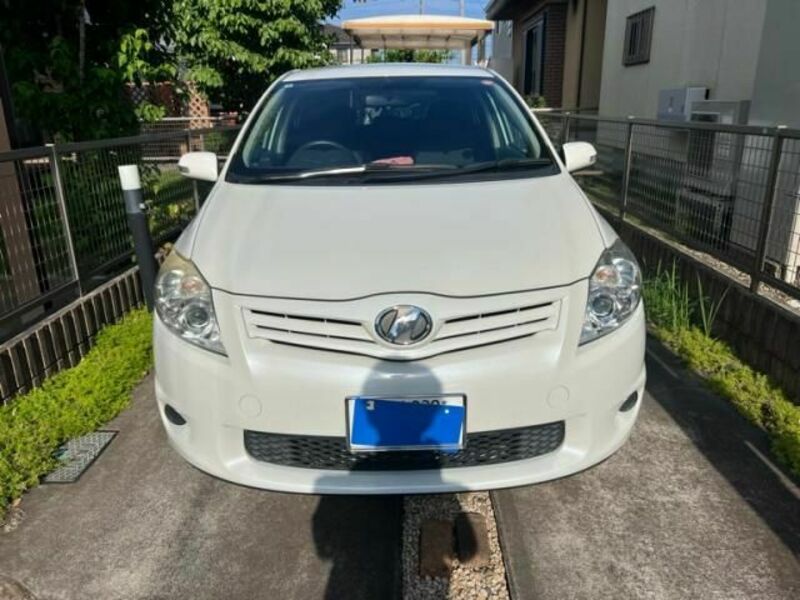 TOYOTA AURIS