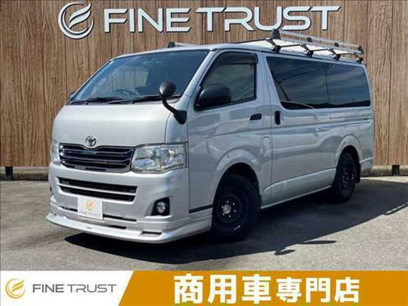 TOYOTA HIACE VAN