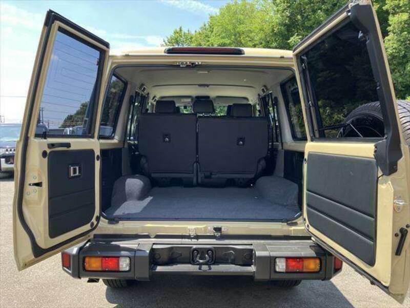 LAND CRUISER