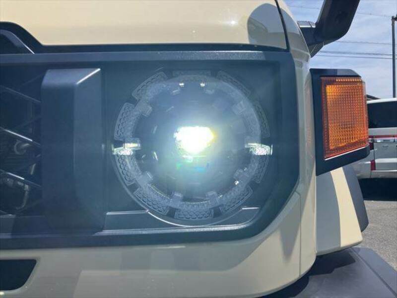 LAND CRUISER