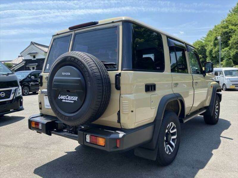 LAND CRUISER