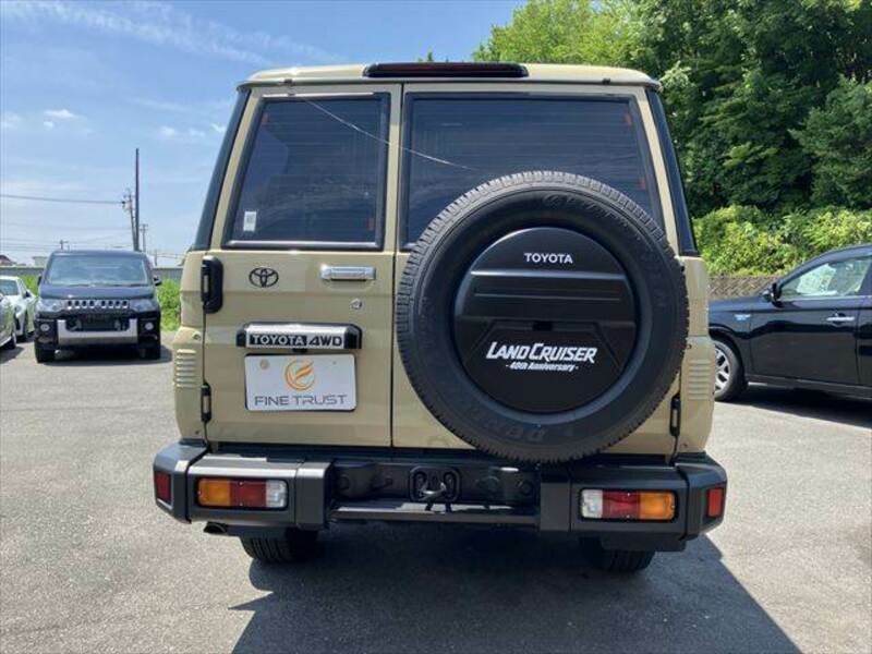 LAND CRUISER