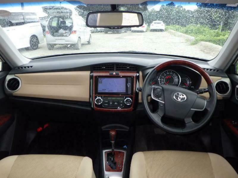 COROLLA AXIO