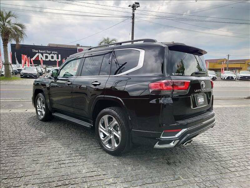 LAND CRUISER