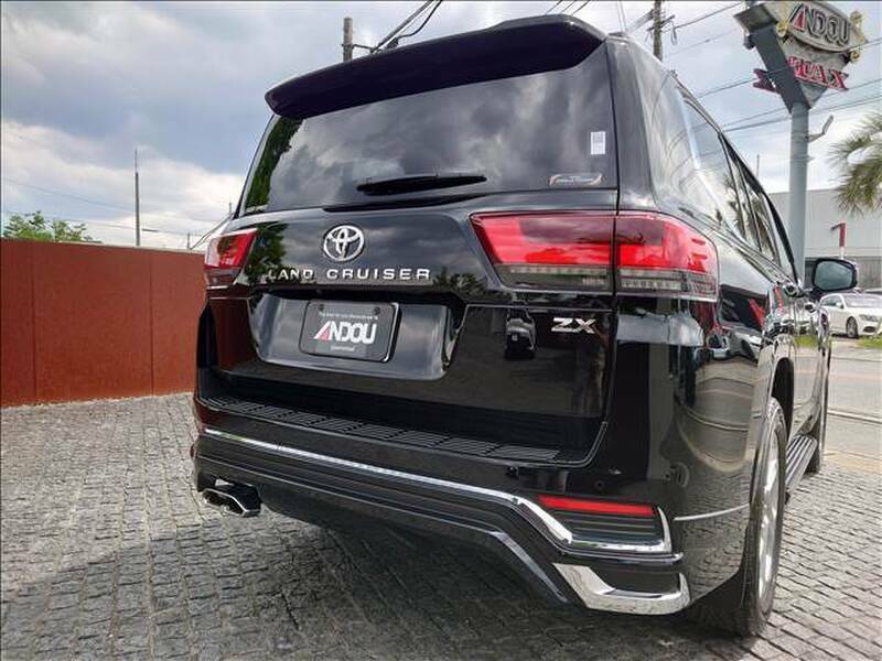 LAND CRUISER