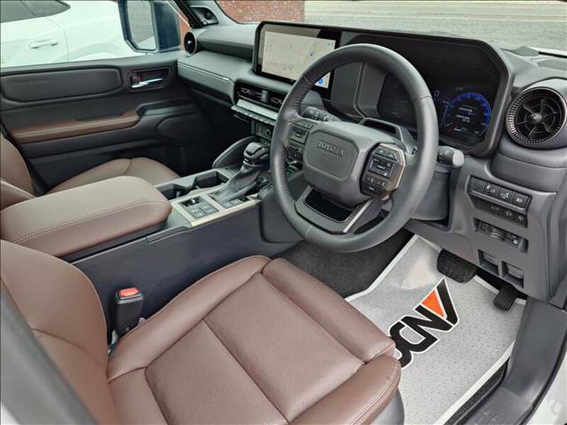 LAND CRUISER