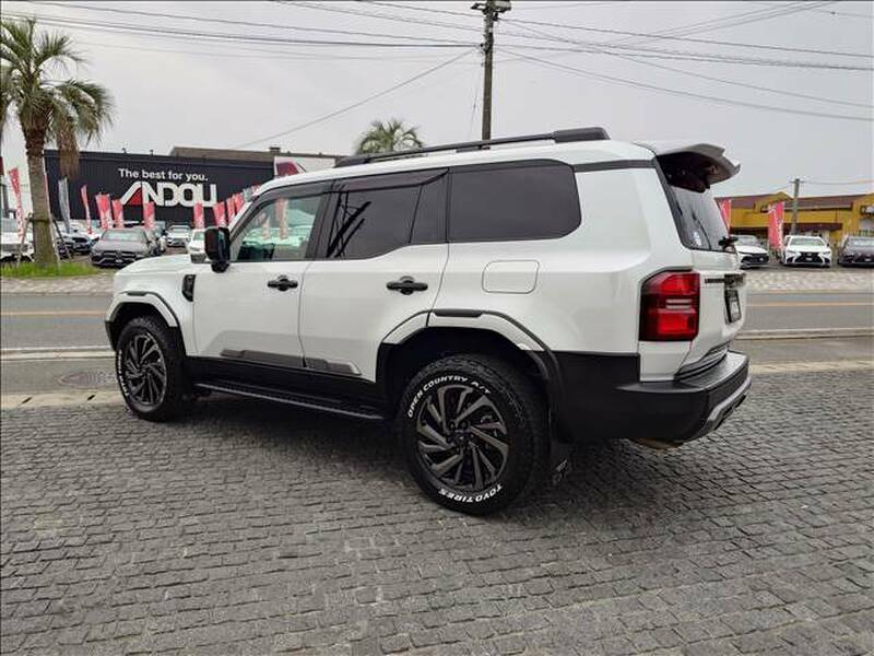 LAND CRUISER
