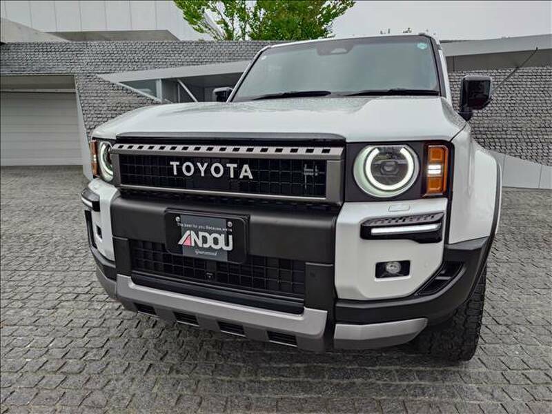 LAND CRUISER