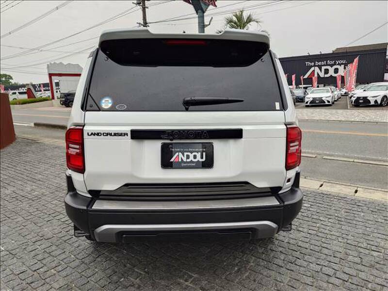 LAND CRUISER